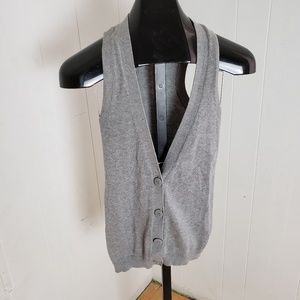 3/25 Miley max gray vest no sleeves